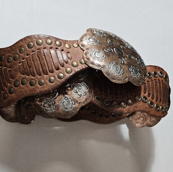Vintage CHICOS camel Leather copper Silver Morraco Concho Belt Boho Adjustable - Picture 9 of 13